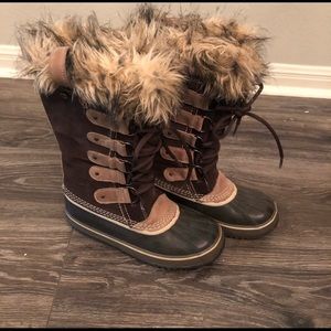 Sorel Joan of Arch brown/tan snow boots size 8
